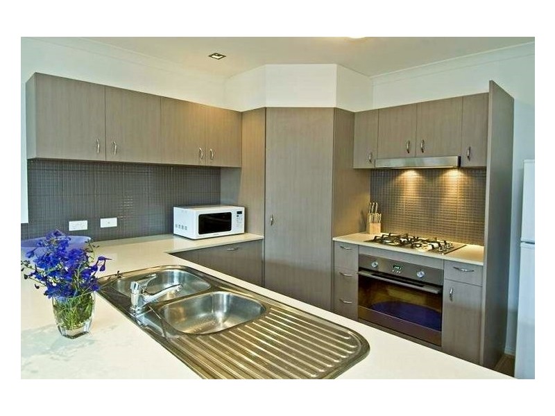 2/15 SYDENHAM STREET, Rivervale WA 6103