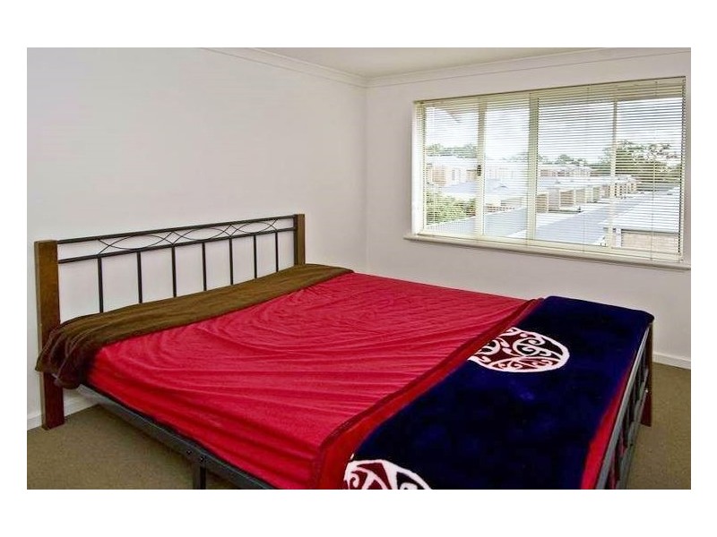 2/15 SYDENHAM STREET, Rivervale WA 6103