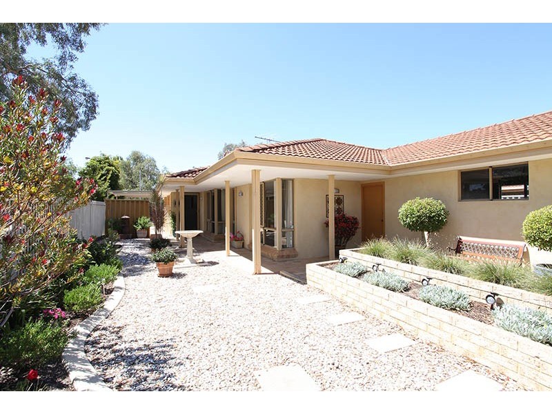 2 Foreshore Entrance, Wilson WA 6107