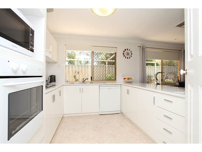 2 Foreshore Entrance, Wilson WA 6107