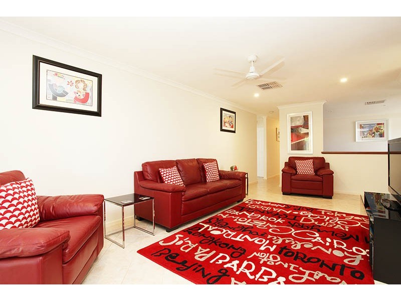 2 Foreshore Entrance, Wilson WA 6107