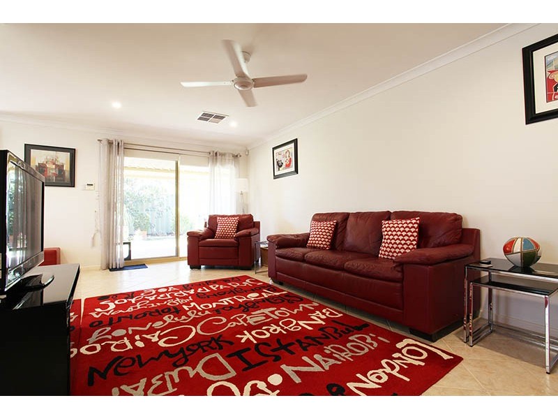 2 Foreshore Entrance, Wilson WA 6107