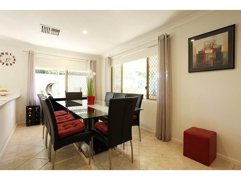 2 Foreshore Entrance, Wilson WA 6107