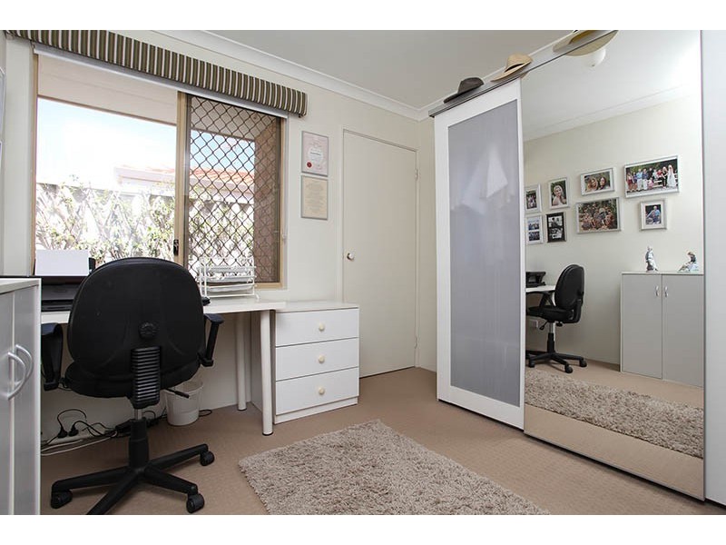 2 Foreshore Entrance, Wilson WA 6107