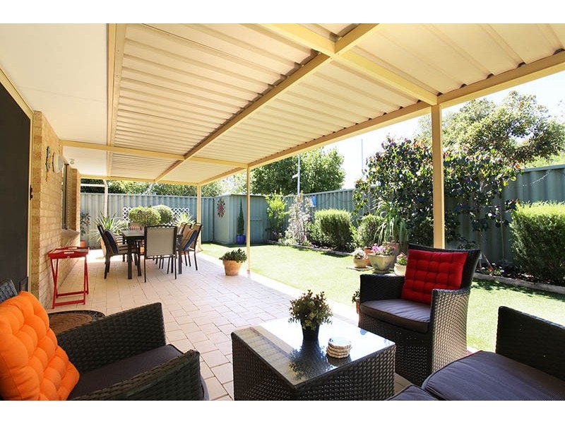 2 Foreshore Entrance, Wilson WA 6107