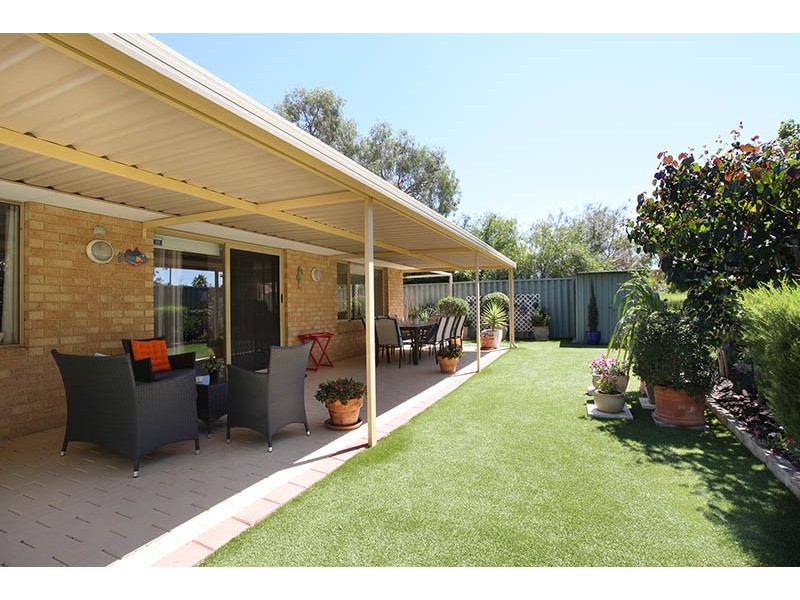 2 Foreshore Entrance, Wilson WA 6107