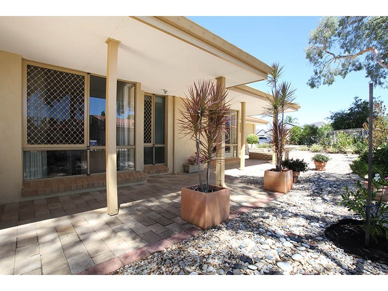 2 Foreshore Entrance, Wilson WA 6107