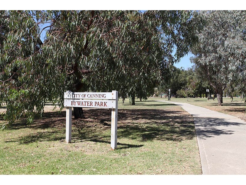 2 Foreshore Entrance, Wilson WA 6107