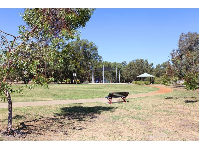 2 Foreshore Entrance, Wilson WA 6107