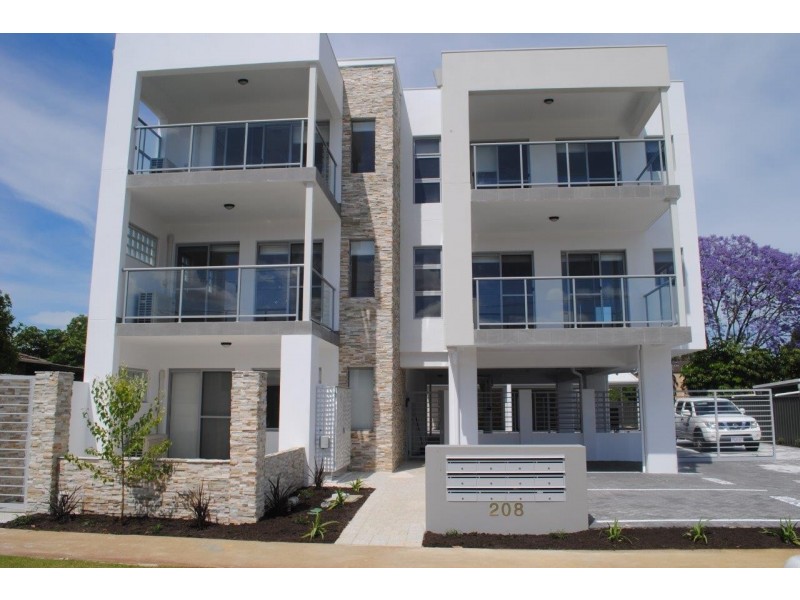 6/208 Fisher Street, Cloverdale WA 6105