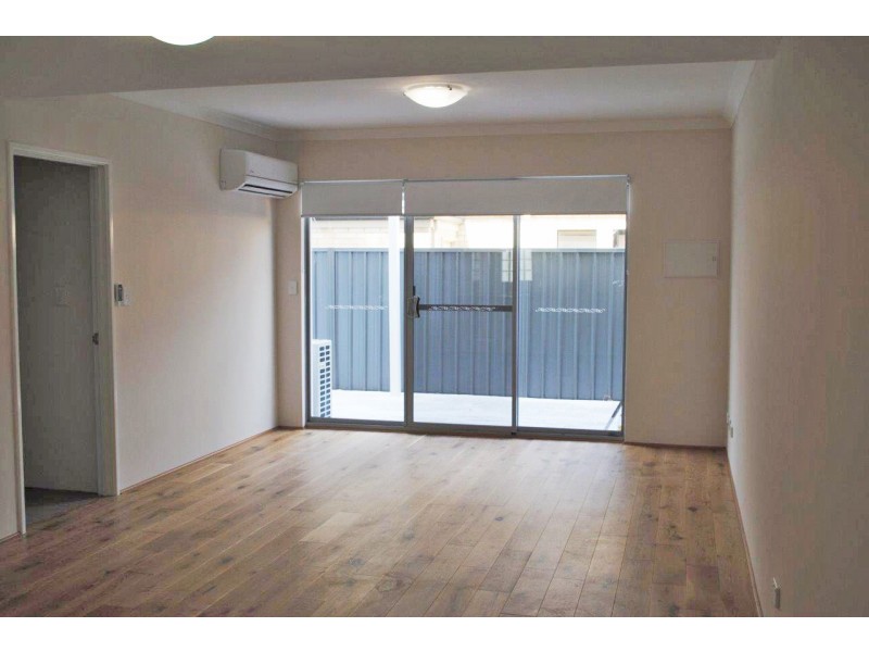 6/208 Fisher Street, Cloverdale WA 6105