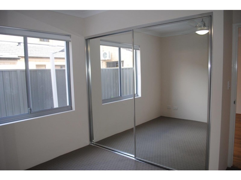 6/208 Fisher Street, Cloverdale WA 6105