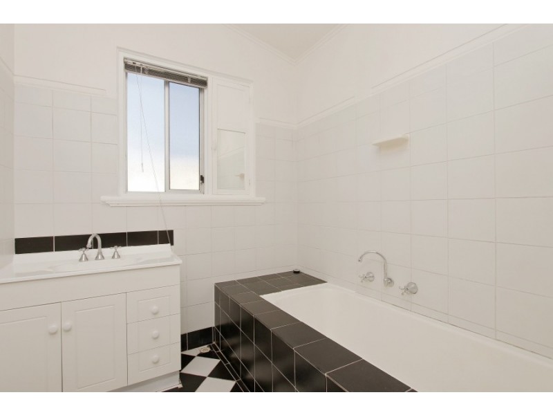 28 Coombe Street, Bayswater WA 6053