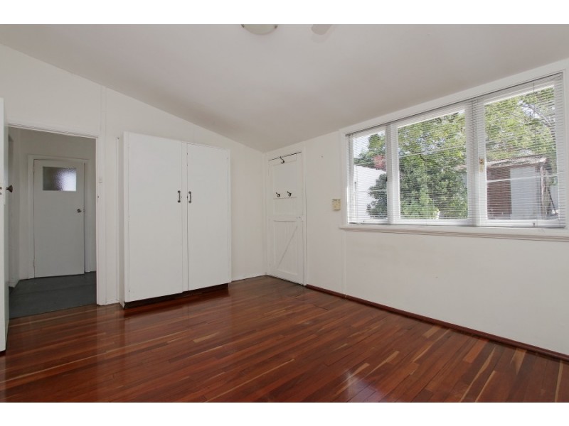 28 Coombe Street, Bayswater WA 6053