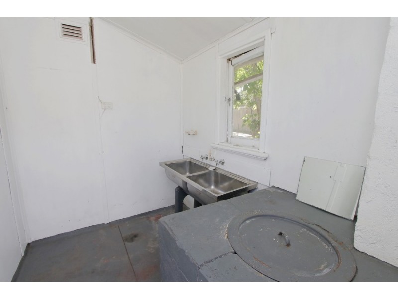 28 Coombe Street, Bayswater WA 6053