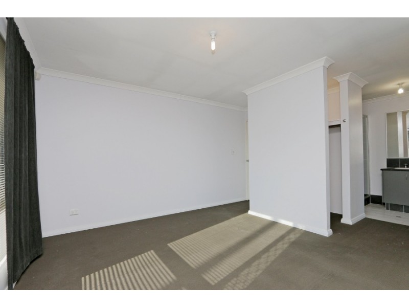 151 Hamilton Street, Queens Park WA 6107