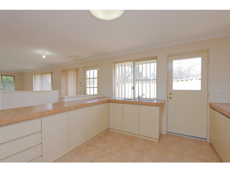 23 Courtland Crescent, Redcliffe WA 6104