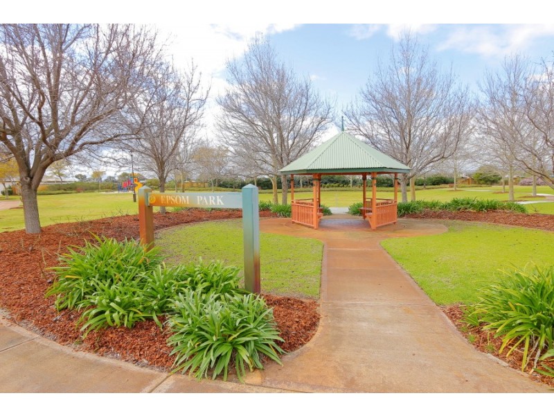 23 Courtland Crescent, Redcliffe WA 6104