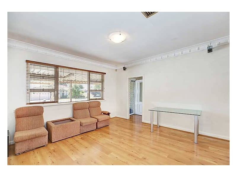11 Burlington Street, St James WA 6102