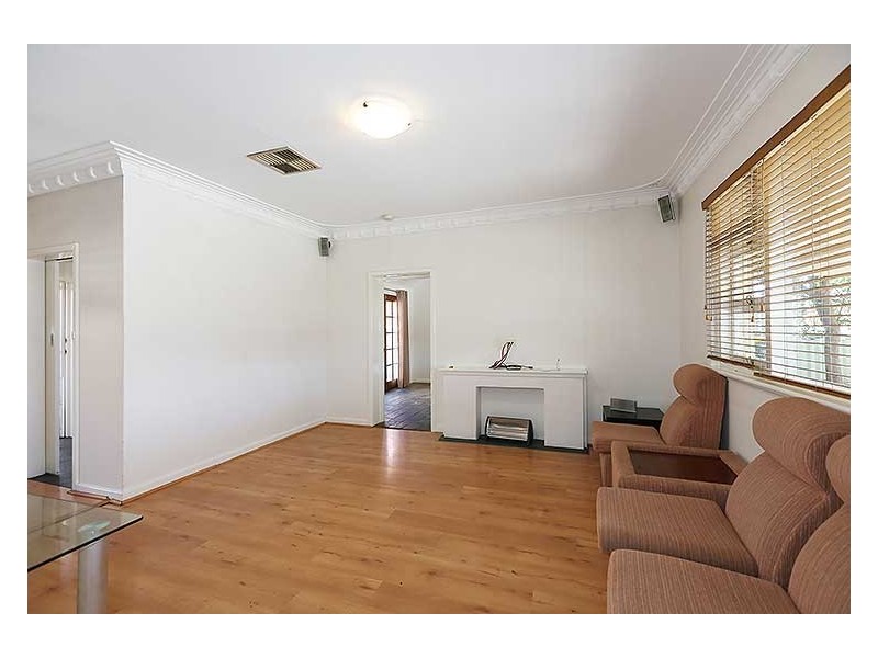 11 Burlington Street, St James WA 6102