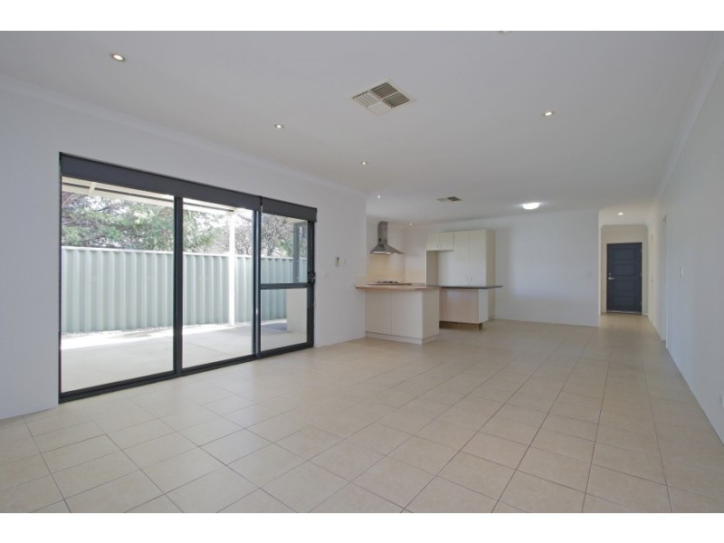 8A Corona Crescent, Cannington WA 6107