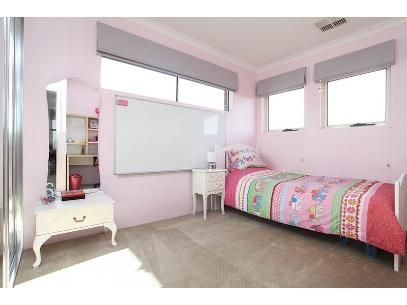 43 Gwenyfred Road, Kensington WA 6151