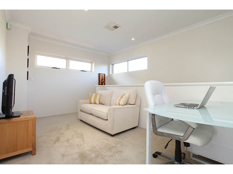 43 Gwenyfred Road, Kensington WA 6151