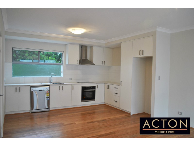 8/4 Hendra Street, Cloverdale WA 6105