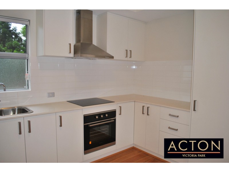 8/4 Hendra Street, Cloverdale WA 6105