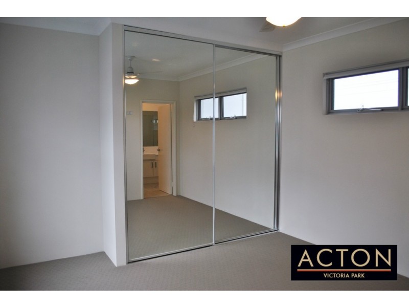 8/4 Hendra Street, Cloverdale WA 6105