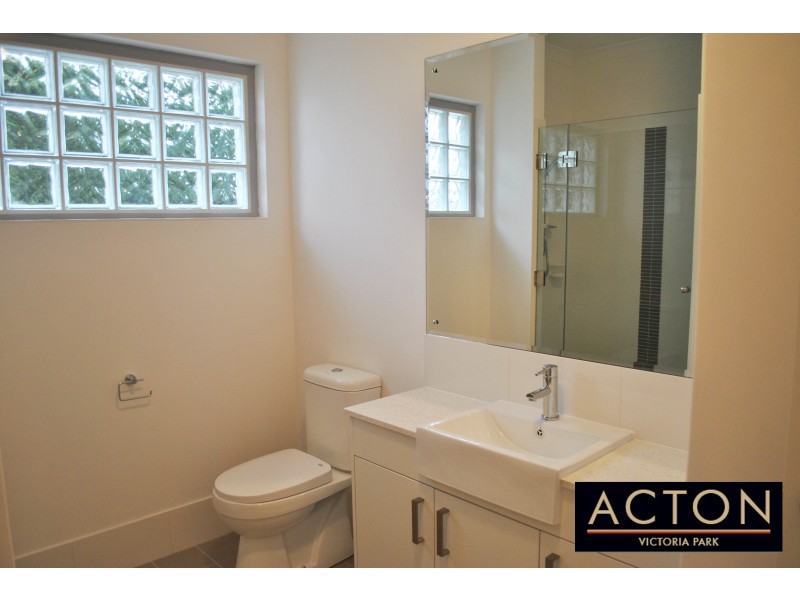 8/4 Hendra Street, Cloverdale WA 6105