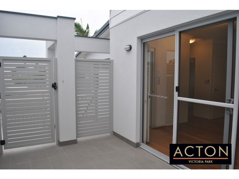 8/4 Hendra Street, Cloverdale WA 6105