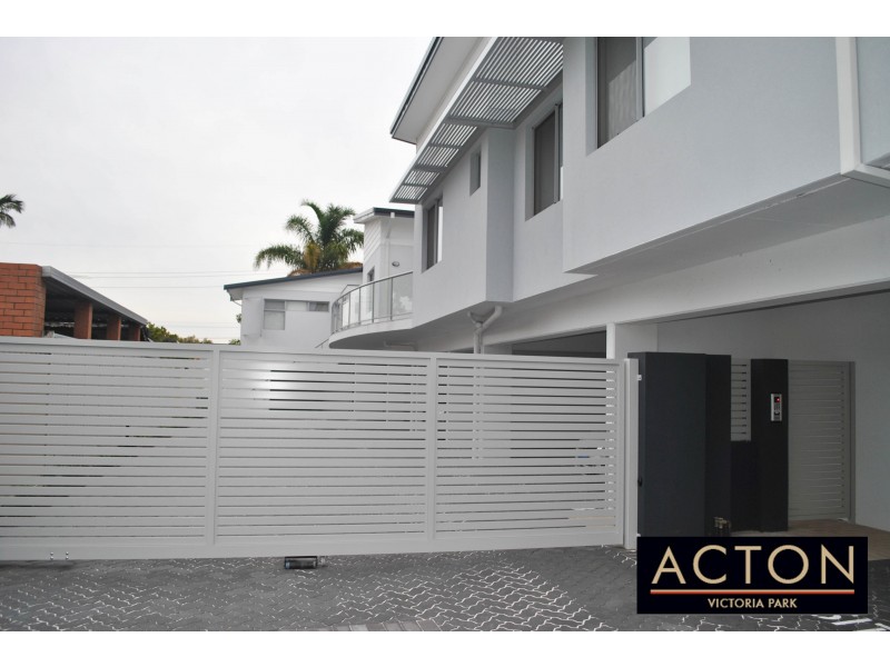 8/4 Hendra Street, Cloverdale WA 6105