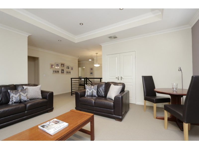 89 McDonald Street, Como WA 6152