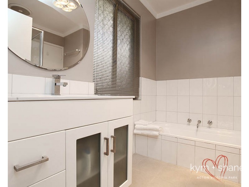 2/17 Eleanor Street, Como WA 6152