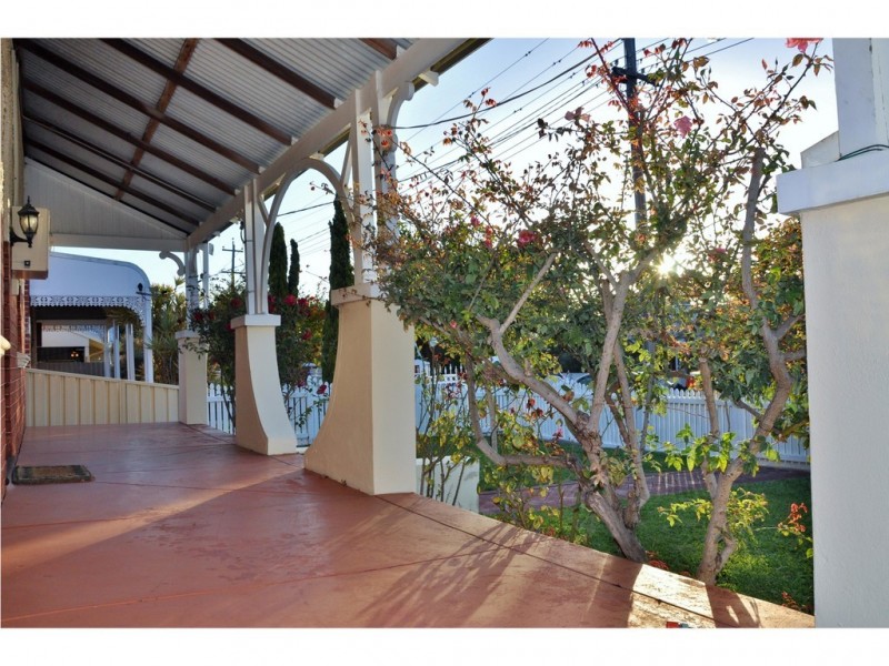 36 Temple Street, Victoria Park WA 6100