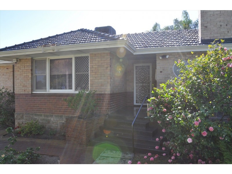 14 Crawshaw Crescent, Manning WA 6152