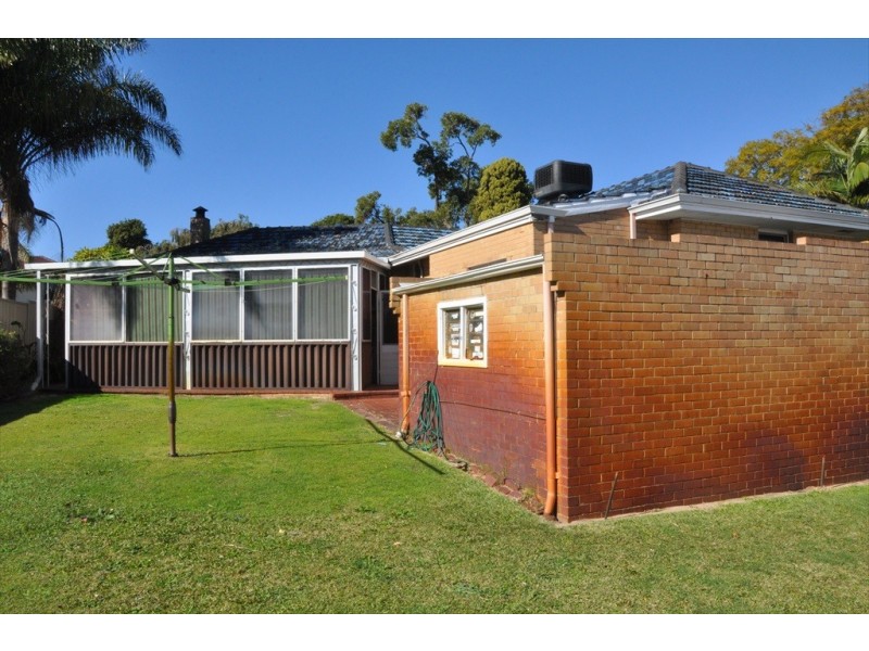 14 Crawshaw Crescent, Manning WA 6152