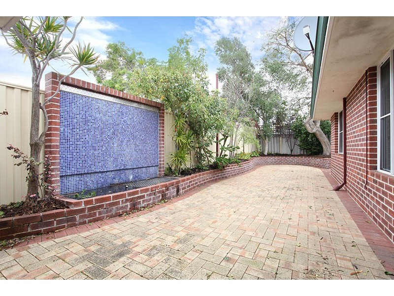 15 Galaxy Way, Carlisle WA 6101