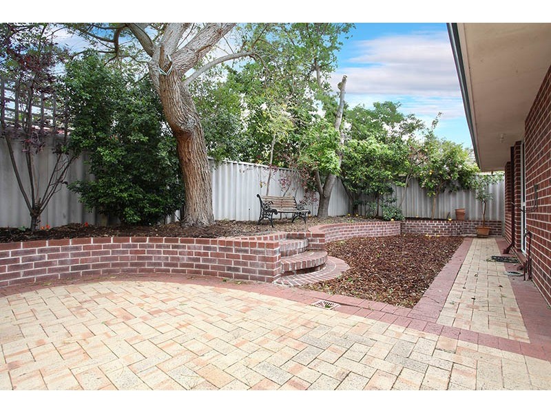 15 Galaxy Way, Carlisle WA 6101
