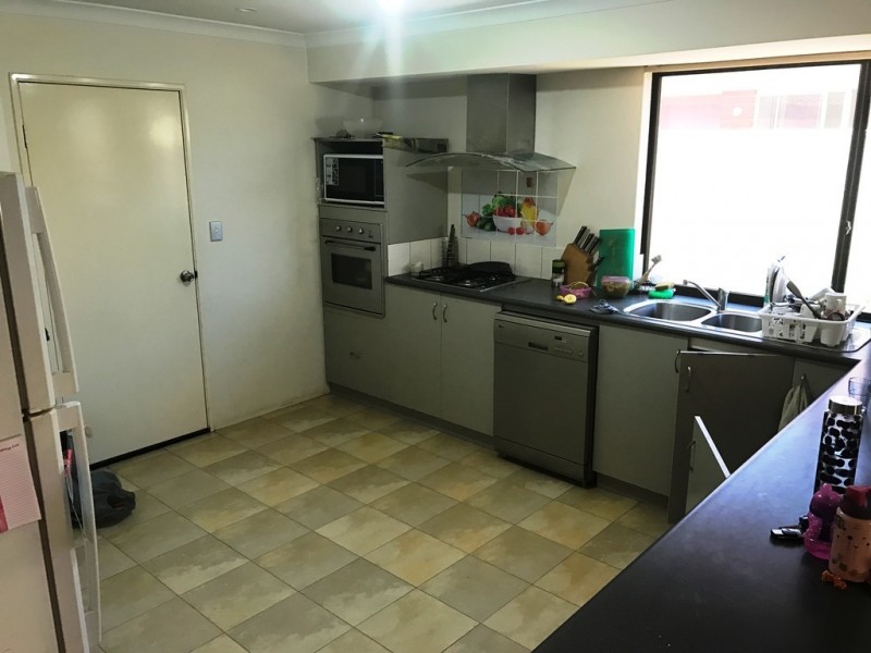 16 Mica Mews, Wattle Grove WA 6107