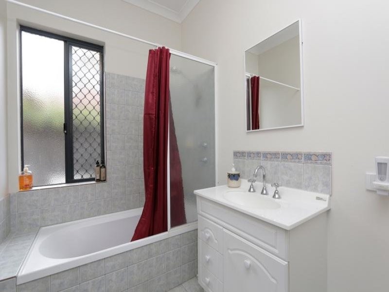 2/18 Burlington Street, St James WA 6102