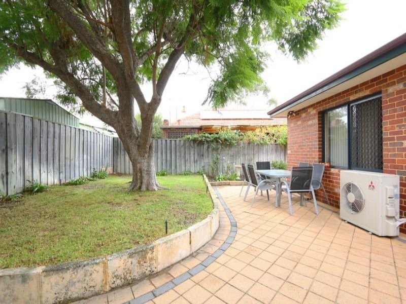 2/18 Burlington Street, St James WA 6102
