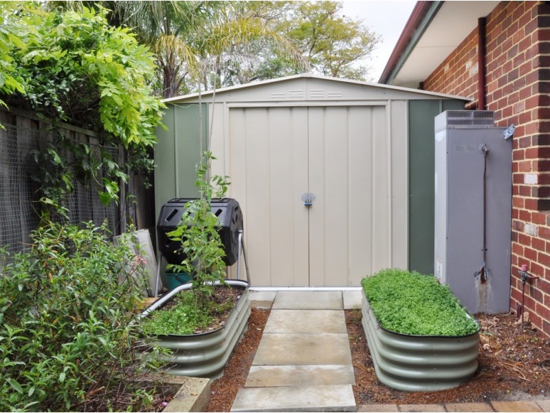 2/18 Burlington Street, St James WA 6102