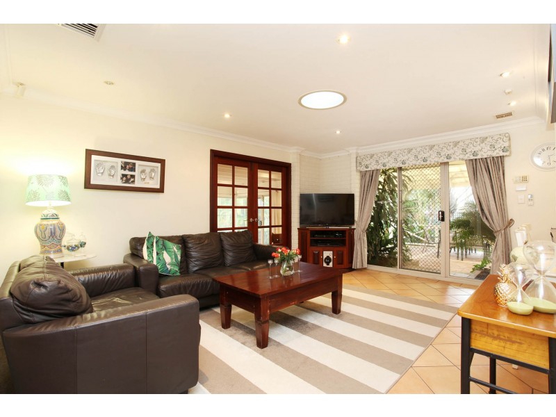 17 Rentney Way, Willetton WA 6155