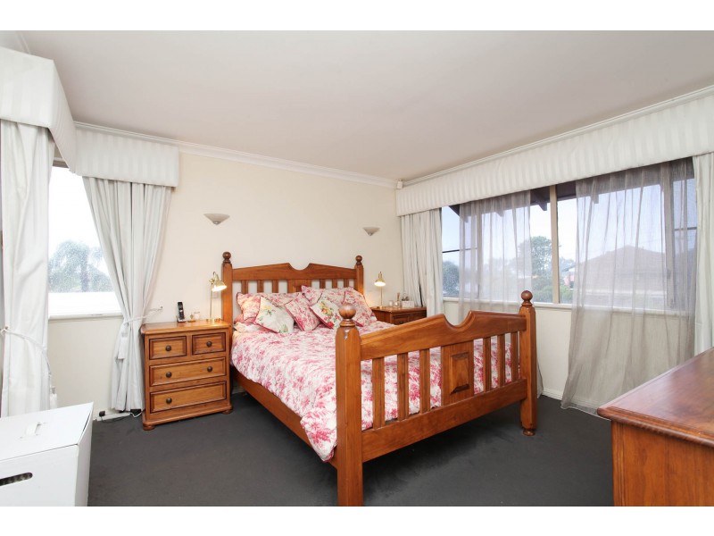 17 Rentney Way, Willetton WA 6155