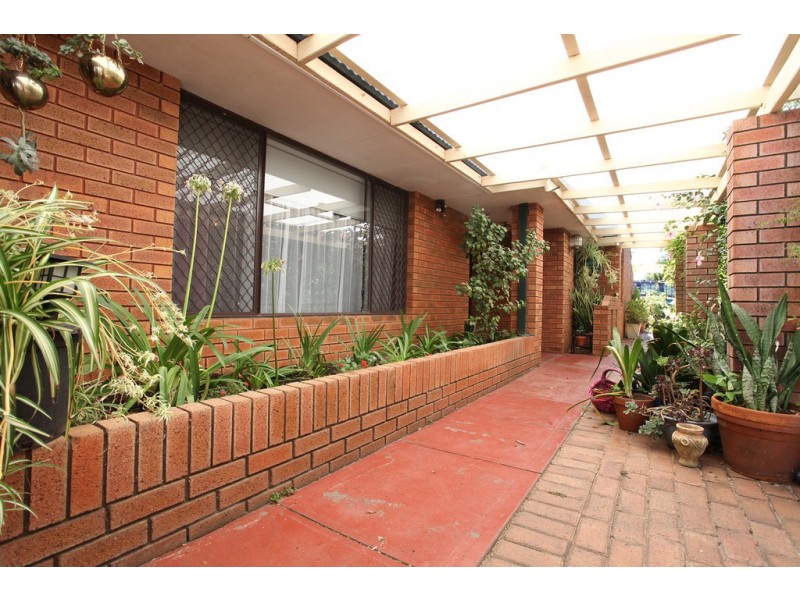 4 Colahan Way, Ferndale WA 6148