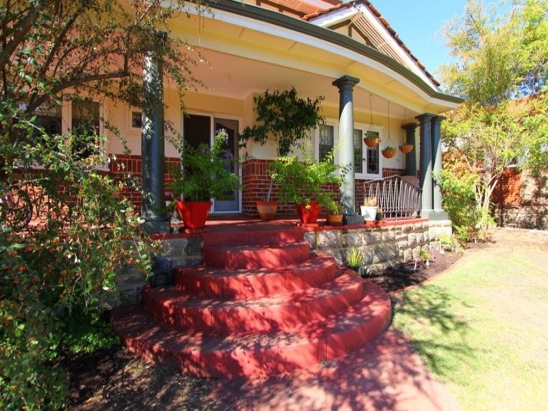 7 Courthope Street, Kensington WA 6151