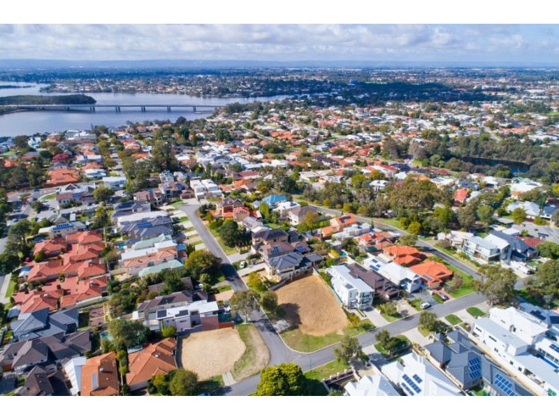 13 Kemp Road, Mount Pleasant WA 6153