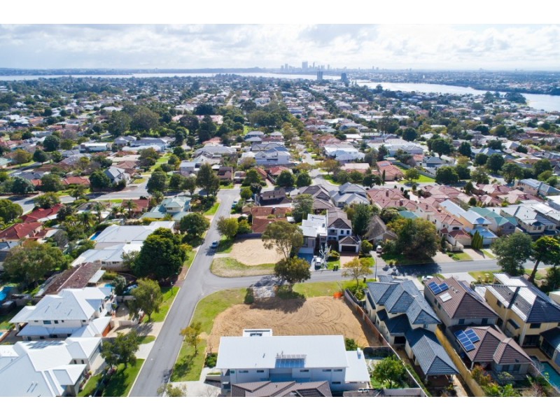 13 Kemp Road, Mount Pleasant WA 6153